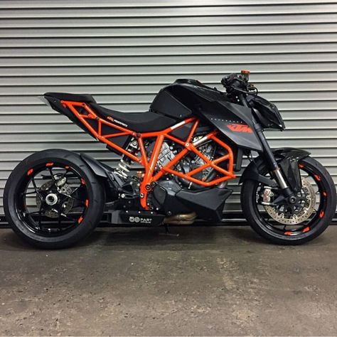 Ktm Superduke 1290, Ktm Super Duke, 1290 Super Duke R, Naked Bikes, Duke Bike, Super Duke, Ktm Motorcycles, Moto Scrambler, Custom Street Bikes