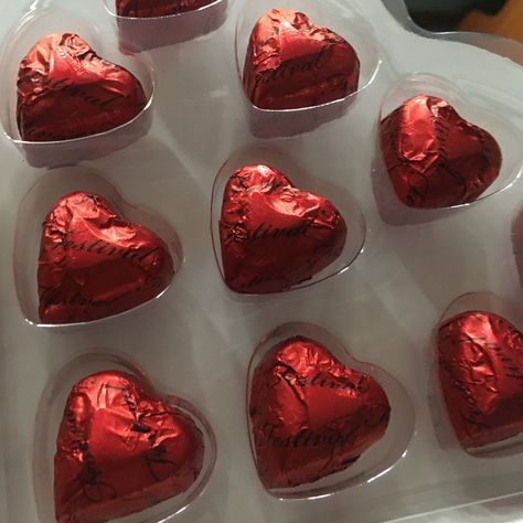 #sanvalentín #love #heart# #cute #aesthetic #chocolate #lovely #loveyourself Aesthetic Chocolate, Chocolate Aesthetic, Hearts Aesthetic, Heart Chocolate, Red Chocolate, Chocolate Hearts, Cute Aesthetic, Dark Chocolate, Favorite Color