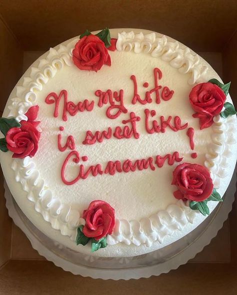 Now My Life Is Sweet Like Cinnamon, Bolos Aesthetic, Ldr Birthday, Lana Del Rey Cake, Sweet Like Cinnamon, 18th Cake, Funny Birthday Cakes, Life Is Sweet, Cinnamon Girl