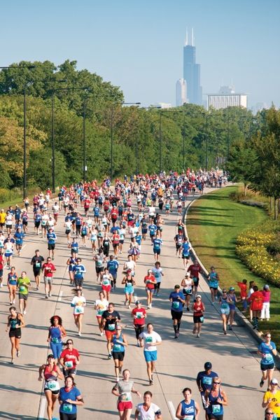 The Year's Best Half Marathons | Runner's World. In my bucket list: NY, Chicago, Austin, Nashville, Napa and Alaska... Chicago Half Marathon, Marathon Inspiration, Marathon Motivation, Runner Problems, Chicago Marathon, Runner's World, Marathon Training Plan, Running Race, Race Training