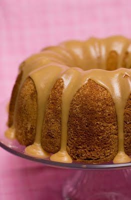 Buttermilk Bundt Cake, Cake With Caramel Icing, Sticky Toffee Pudding Cake, Tiramisu Recept, Buttermilk Pound Cake, Fresh Apple Cake, Cake With Caramel, Buttermilk Cake, Caramel Icing