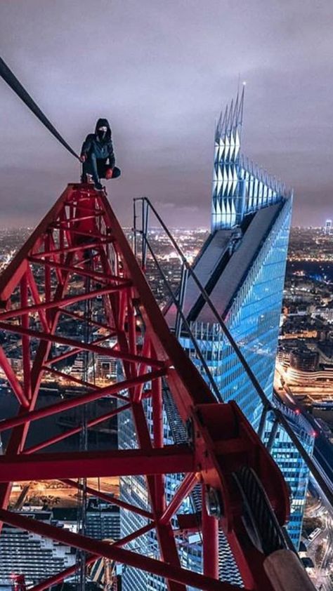 High Building, Anime Demon Boy, Building Roof, Space Time, 200m, Pose Reference Photo, Parkour, Art Poses, Land Art