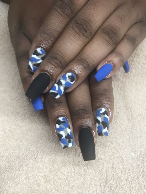 Blue Black Nails Design, Blue Black White Nails, Blue Nails Ideas Simple, Blue Black And White Nails, Black And Blue Nail Designs, Blue Camo Nails, Blue And Black Nails Designs, Black And Blue Nail Ideas, Blue And Black Nails