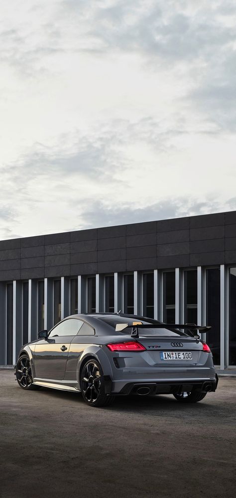 Audi TT RS Iconic Edition 2022 Engine: 2.5L Inline 5 Turbo Power: 294 kW / 400 hp Torque: 480 Nm / 354 lb-ft Weight: 1,475 kg / 3,252 lbs 0-100 kph: 3.7 seconds Top Speed: 280 kph / 174 mph Audi Etron Gt Rs Wallpaper, Audi Ttrs, Audi Tt S, Audi Tt Roadster, Normal Cars, Audi Tt Rs, Hot Weels, 7 Seconds, Volkswagen Group