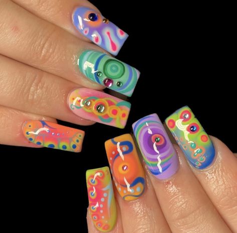 Cool Painted Nails, Futuristic Nails Aesthetic, Crazy Short Nail Designs, Random Nail Art, Sculpted Nail Art, Complex Nail Art, Hippie Nail Ideas, Crazy Nail Art Unique, Oldies Nails