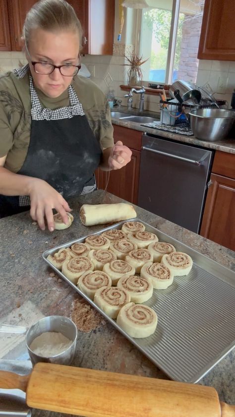 Rachel Ballinger (@myeverydayordinarylife) • Instagram photos and videos Rachel Ballinger, Sweet Roll, Recipes Homemade, Bread Recipes Homemade, Classic Food, Cinnamon Rolls, My Mom, Bread Recipes, Breakfast Brunch