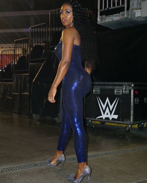 Thick 😍😍 #trinityfatu #feeltheglow #glowchamp #glowkween #wwenaomi Naomi Wwe, Trinity Fatu, Female Wrestlers, Wwe Divas, Doja Cat, Step Moms, Mermaid Formal Dress, Wwe, Diva