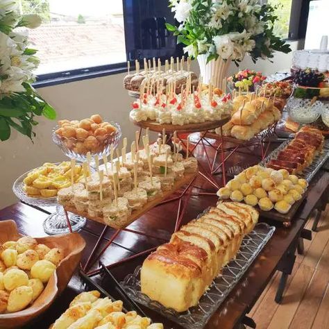 Café Colonial Para Casamento: O que Servir, Como Preparar e Organizar! 18th Birthday Party Themes, 21st Bday Ideas, Breakfast And Brunch, Birthday Brunch, 18th Birthday Party, Fruit Platter, Food Platters, 18th Birthday, Coffee Break