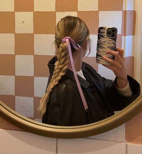 Cute Braids With Ribbon, Plait With Ribbon, Braids And Ribbons, Ribbon In Hair Braid, Ribbon In Hair Aesthetic, Hair Ribbon Outfit, Hair With Ribbon Hairstyles, Pink Ribbon In Hair, Hair Styles Ribbon