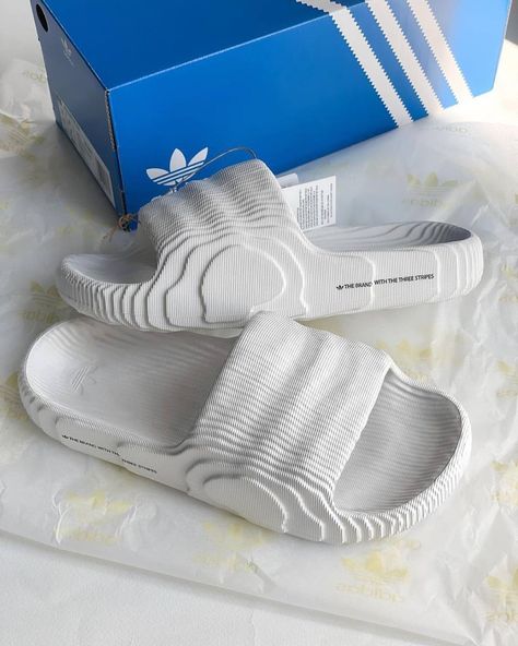 Adidas Slippers, Cool Slides, Bling Crafts, Arm Band Tattoo, Jordan Shoes Retro, Adidas Adilette, Fresh Shoes, Beauty Equipment, Nike Air Max Plus