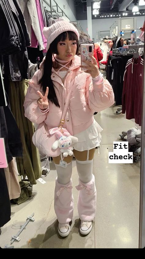 Jfashion Kawaii Outfits, Kawaii Winter Clothes, Winter Outfits Kawaii, Kawaii Fashion Outfits Casual, Winter Kawaii Outfits, Pastel Clothes Outfits, Kawaii Outfits Pink, Kawaii Goth Clothes, Pink Kawaii Outfit