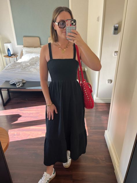 Madrid Outfits, Dress And Sneakers, Black Linen Dress, Style Change, Dress Inspo, Black Linen, Dress With Sneakers, Linen Dress, Summer 2024