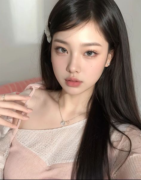 Korean Girl Makeup, Makeup Inspo Asian, Douyin Beauty, Wonyoung Makeup, Makeup Ala Korea, Makeup Asia, Makeup Layout, Makeup Ulzzang, Makeup Cantik