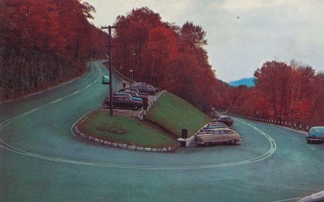 The hairpin turn on the Mohawk Trail, Massachusetts Massachusetts Travel, England Homes, New England Fall, Sea To Shining Sea, Us Road Trip, Scary Places, Beautiful Sites, On The Road Again, Hair Pin