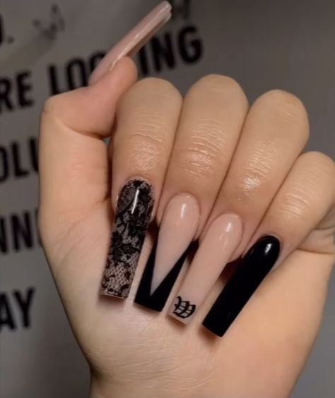 Black Nails With Initials On Them, Black Nail With Initial, Black Nails With Initials Acrylic, Black Nails With Initial, Black Acrylic Nails, Fancy Nails Designs, Prom Nails, Beauty Makeup Tips, Ring Finger