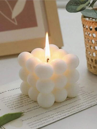 Floating Flower Candles, Bubble Candle, Aesthetic Candles, Melting Candles, Candle Shapes, Beautiful Candles, White Candles, Beeswax Candles, Decorating Coffee Tables