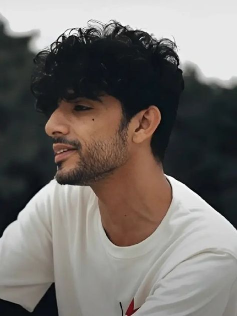 Beyond borders: Kaifi Khalil’s ‘Kahani Suno’ trending globally Pakistan Song, Kaifi Khalil, Song Making, Evergreen Songs, Beyond Borders, Web Story, Number 8, Last Month, The Song