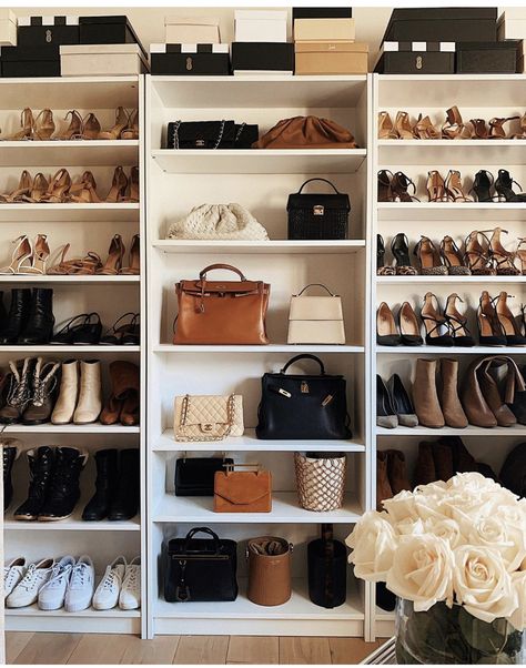 Shoes And Bags Closet, Purse Display, Handbag Display, Bag Closet, Closet Hacks, Dream Closet Design, Purse Storage, Handbag Storage, Closet Decor