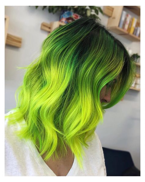 Like Green Hair, Green Hair Shades, Yellow Hair Ideas, Bright Green Hair, Wild Hairstyles, Lime Green Hair, Neon Hair Color, Tertiary Colors, One Length Bobs