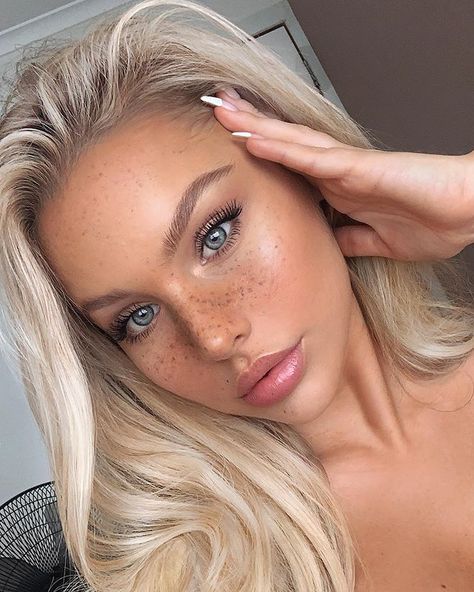 Brookelle McKenzie on Instagram: “i’ve been feeling natural makeup recently 👼🏼 @morphebrushes clear brow gel @benefitaustralia hoola bronzer @tartecosmetics taupe brow gel…” Brookelle Mckenzie, Clear Brow Gel, Hoola Bronzer, Smink Inspiration, Brow Gel, Makati, Natural Makeup Looks, Blonde Beauty, Pretty Makeup