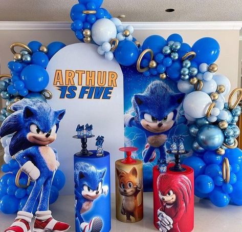 Sonic Backdrop Ideas, Sonic Birthday Cake, Sonic Birthday Parties, Hedgehog Birthday, Sonic Party, Party Characters, Sonic Birthday, Birthday Balloon Decorations, Party Invitations Printable