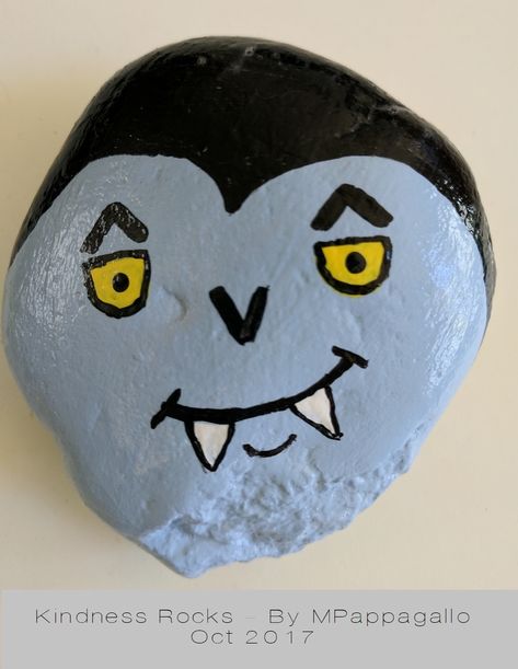 Halloween Painted Rocks Ideas, Halloween Pebbles, Diy Crafts Ideas, Rocks Painting, Ladybug Rocks, Garden Rock Art, Halloween Rocks, Stone Art Painting, Happy Stones