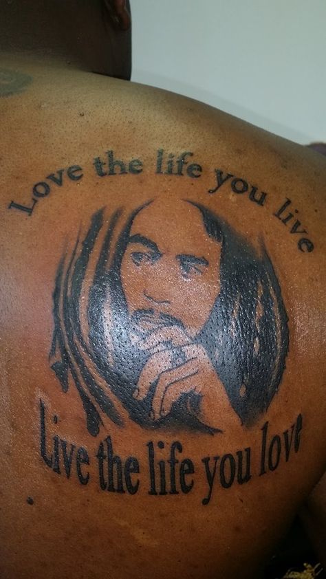 Small Bob Marley Tattoo, Bob Marley Tattoo Stencil, Bob Marley Inspired Tattoo, Pro Black Tattoos Ideas, Rastafarian Tattoo, Loc Tattoos, Jamaican Tattoo Ideas For Men, Famous People Tattoos, Bob Marley Tattoo Design