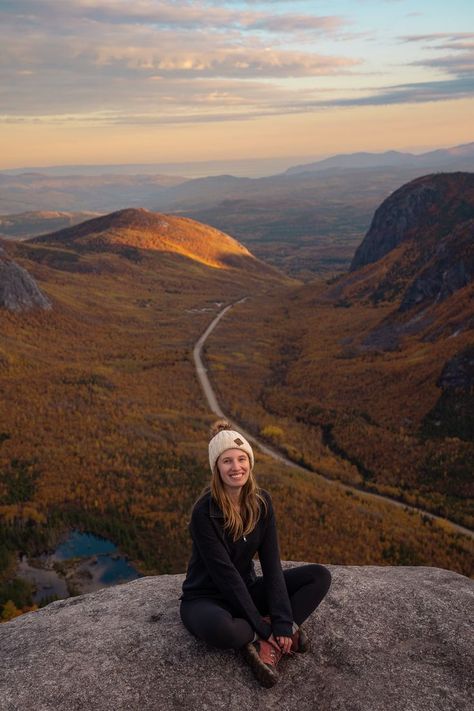 Guide to Hiking Mont Du Dome in Quebec City Outfit Fall, Fall Foliage Map, Fall Hikes, Hiking Poles, Canada Road Trip, Fall Hiking, Amazing Sunsets, Trail Maps, Quebec City