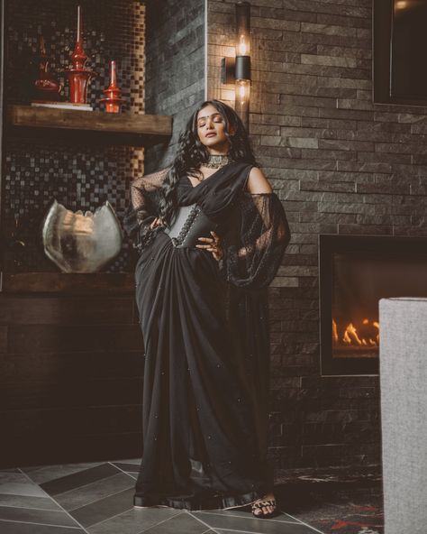 Sruthi on Twitter: "Thread of BTS inspired saree fits: https://t.co/PGDMOgJbfG" / Twitter Everyday Goth, Indian American, Venus Fashion, Very Good Girls, American Model, Indian Aesthetic, Fashion Project, Goth Aesthetic, Saree Look