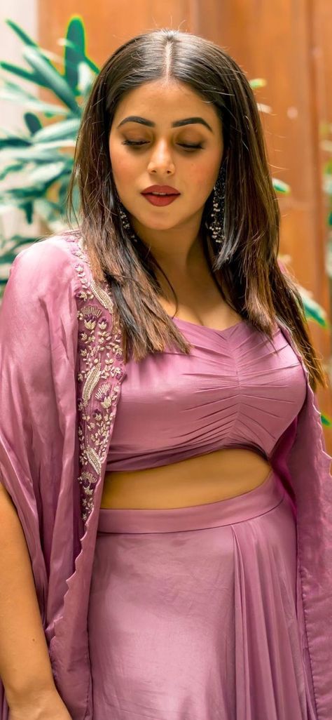 Shamna Kasim, Saree, All Actress, Satin Saree, Indian Gowns, Saree Models, Beautiful Smile Women, Actress Photos, Blouse Designs