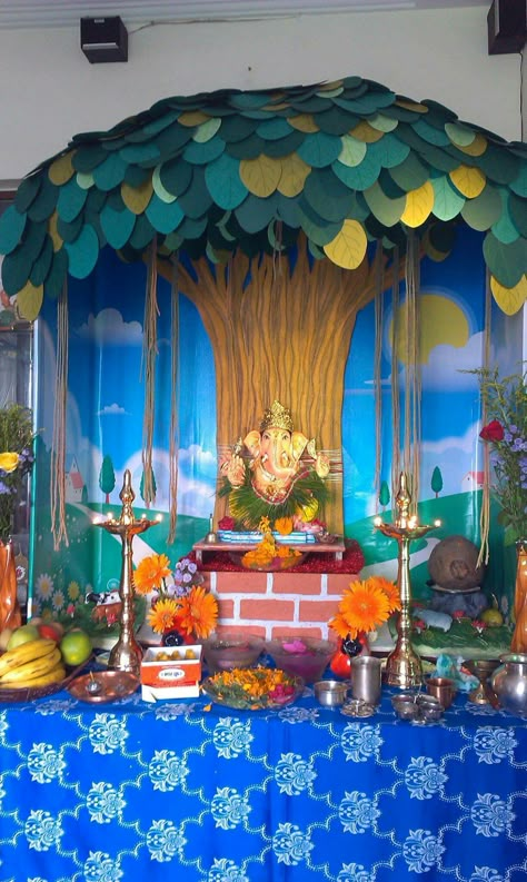 Ganapati decoration idea Ganeshji Decoration, Ganpati Pandal, Ganapati Decorations, Bappa Decoration, Ganesha Decoration, Flower Decoration For Ganpati, Eco Friendly Ganpati Decoration, Mandir Decor, Bar Painting