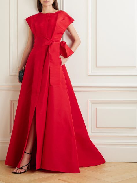 Carolina Herrera's 'Lacquer Red' gown is made from lustrous silk-mikado with a gentle structure, so it holds its shape beautifully through the voluminous, softly pleated skirt. It's designed with a self-tie sash that highlights the waist and has curved seams and cap sleeves. Slip your hands into the inconspicuous pockets when posing for a photo. A Line Maxi Dress, Evening Gowns Elegant, Red Dress Maxi, Red Gowns, Elegant Red, Maxi Dress Evening, Summer Maxi Dress, Party Dresses For Women, Carolina Herrera