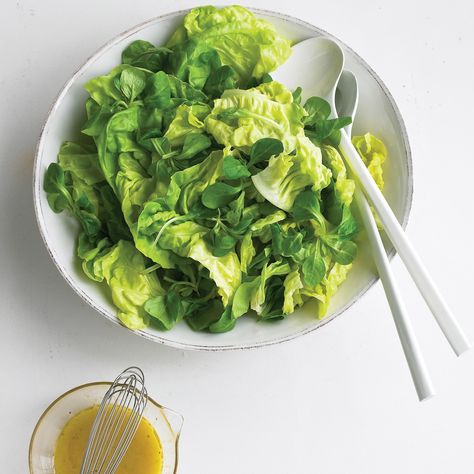 When feeding a crowd, a large simple salad like this one is always a good idea. Boston Lettuce, Lettuce Salad Recipes, Salad Recipes Lunch, Martha Stewart Recipes, Green Salad Recipes, Citrus Salad, Green Bean Salads, Lettuce Salad, Yummy Salad Recipes