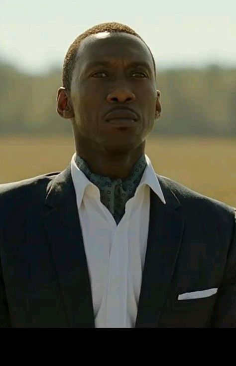 Mahershala Ali in Green Book (2018). Oscar mejor película. Mahershala Ali Style, Mahershala Ali, Green Book, Green Books, Essence, Actresses, Actors, Books, Green