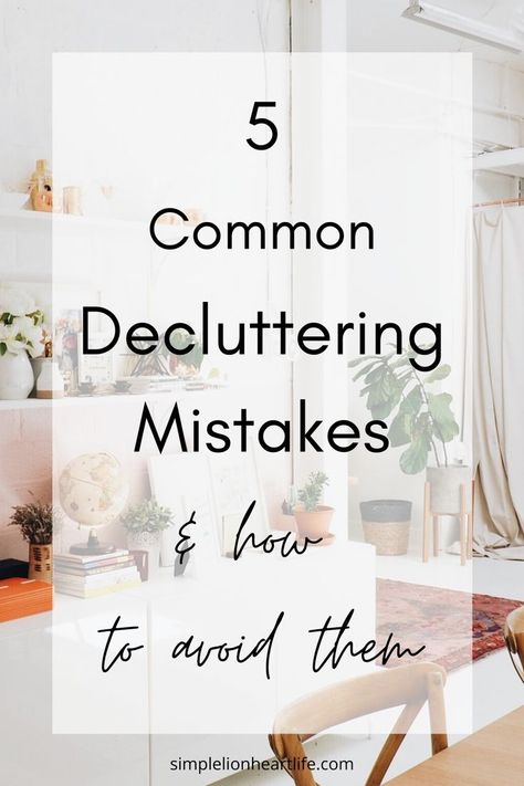 5 Common Decluttering Mistakes & How to Avoid Them. These 5 common decluttering mistakes are easy to make while decluttering, simplifying and embracing minimalism. But that doesn’t mean you have to make them too! Take what I’ve learned and skip the decluttering mistakes so you can declutter more efficiently and effectively from the start! #declutter #decluttering #declutteringtips #declutteringmistakes #howtodeclutter Decluttering Motivation, How To Declutter Your Bedroom, Minimalism Tips, Minimalism Inspiration, Mindset Hacks, Habit Building, Minimalist Mom, Declutter Bedroom, Clear The Clutter