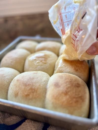 Sweet Sourdough Hawaiian Rolls - Amy Bakes Bread Sourdough Dinner Rolls, Thanksgiving Rolls, Bread Proofer, Sourdough Rolls, Sourdough Cinnamon Rolls, Sourdough Bread Sandwiches, Sourdough Starter Discard Recipe, Hawaiian Sweet Rolls, Protein Bread