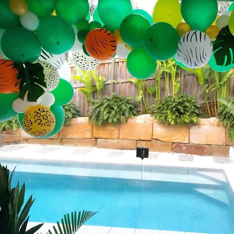 FLOATY + POP on Instagram: “🦒🐗WILD ONE 🦁🦓 . . . . #floatyandpop #partyanimals #wildone #safari #jungle #madagascar #poolside #firstbirthdaypartyideas #party…” Jungle Pool Party, Safari Pool Party, Pool Birthday, Summer Pool, Summer Pool Party, Pool Birthday Party, Kids Party Themes, Safari Party, Wild Ones