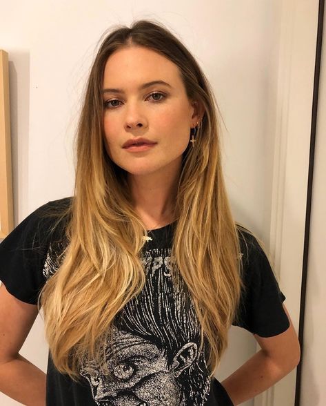 Behati Prinsloo Hair, Behati Prinsloo Style, Hair Color Guide, Behati Prinsloo, Brown Blonde Hair, Mermaid Hair, Hair Inspo Color, Long Hair Cuts, Hair Dos