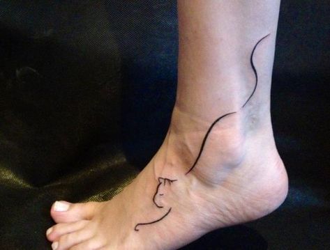 cat tattoo on ankle A Cat Tattoo, Cat Outline Tattoo, Tattoo Silhouette, Kitty Tattoos, Cat Tattoo Simple, Cute Cat Tattoo, Petit Tattoo, Dragon Tattoos, Cat Tattoo Designs