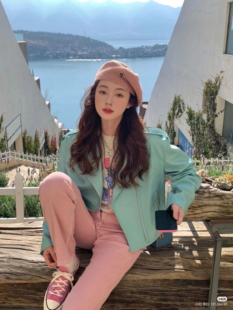 Outfit With Beret, Oversize Outfits, Retro Vintage Outfits, Beret Fashion, Japan Outfits, Pastel Outfit, Korean Casual Outfits, Pastel Fashion, Teenager Outfits