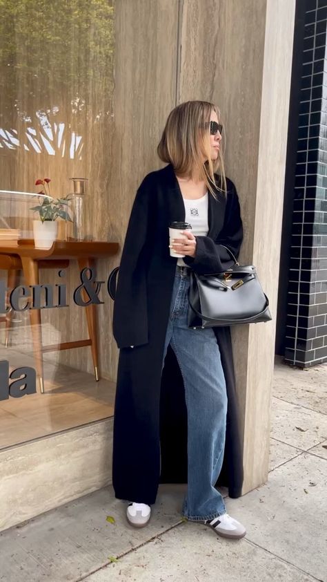 Casual Dress And Cardigan, Long Cardigan Black Outfit, Long Cardigan Summer Outfit, Fall Outfits Long Cardigan, Casual Long Cardigan Outfit, Long Black Dress Fall, Long Coat And Jeans Outfit, Long Knitted Cardigan Outfit, Long Line Cardigan Outfit