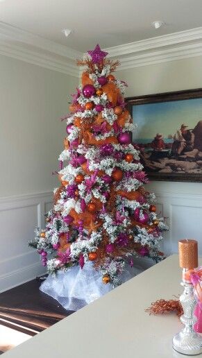 Orange and pink tree. Christmas. Xmas Christmas tree Orange Christmas Tree, Christmas Nail Stickers, Orange Christmas, Snowman Christmas Tree, Pink Christmas Tree, White Christmas Tree, Color Naranja, 2020 Trends, Christmas House