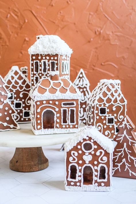 Fake Icing For Gingerbread House, Gingerbread Paint Color, Ceramic Gingerbread House Diy, Diy Faux Gingerbread House, Diy Fake Gingerbread House, Fake Gingerbread House Diy, Faux Gingerbread House Diy, Fake Gingerbread House, Diy Gingerbread Houses