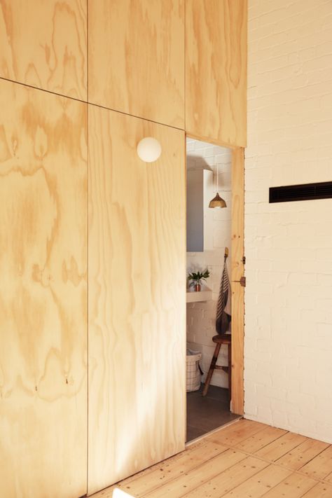 St Kilda East House by Claire Scorpo Architects (via Lunchbox Architect) Bedhead Panelling, Plywood Ceiling, Plywood House, Plywood Interior, Plywood Walls, Edwardian House, Plywood Panels, Clinic Design, St Kilda