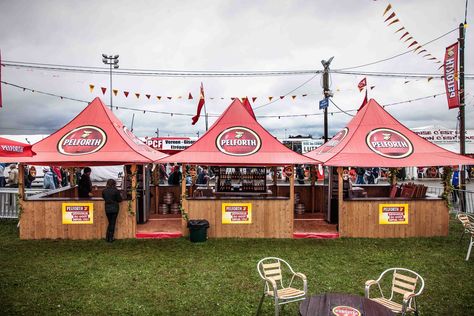 #Pelforth using our new Pop up store! Food Stand Design, Bbq Stand, Stand Feria, Food Event, Festival Booth, Filipino Style, Food Park, Table And Bench Set, Pop Up Market