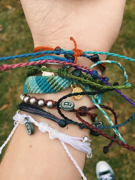 Hippie Bracelets Diy, Hippy Bracelets, Hippie Jewelry Bracelets, Hippie Jewelry Diy, Puravida Bracelets, Bracelets Hippie, Hippie Bracelet, Low Waisted Jeans, Hippie Lifestyle