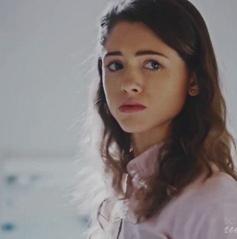 Nancy Wheeler Gif, Stranger Things Nancy, Natalia Dyer, Nancy Wheeler, Stranger Things Aesthetic, Perfect Stranger, Stranger Things Netflix, Perfect Strangers, The Marauders