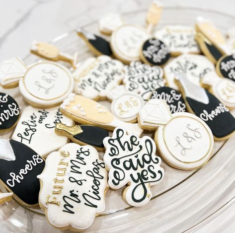 Engagment Cookie Designs, Engagement Cookies Black And White, Engagement Cookie Cake, Spring Engagement Party Ideas, Cookie Engagement, Proposal Cookies Engagement, Engagement Party Aesthetic, Custom Cookies Engagement, Spring Engagement Party