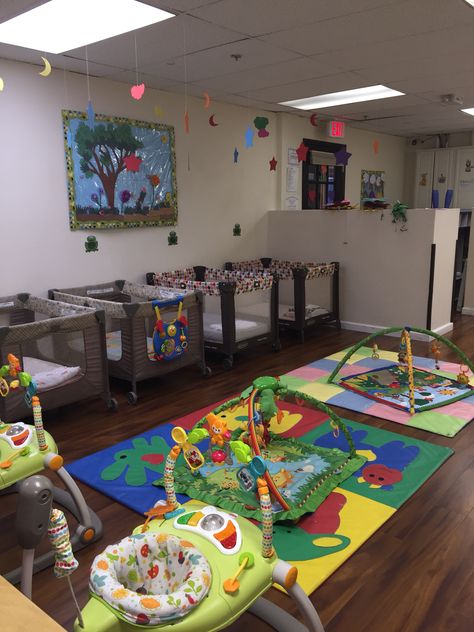 Infant Area Home Daycare, Basement Home Daycare Ideas, Infant Classroom Setup, Daycare Center Infant Room Ideas, Nap Room Daycare, Infant Care Classroom, Daycare Infant Room Setup, Daycare Sleeping Area Ideas, Daycare Rooms Setup Infant