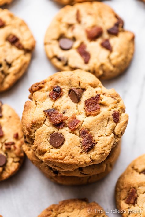 Bacon peanut butter cookies are THE BEST cookies ever. They're soft and chewy and packed with an incredible salty/smoky/sweet flavor from the bacon, bourbon, and peanut butter. It's the perfect combination and makes for one amazing cookie! #theendlessmeal #cookies #baconcookies #peanutbuttercookies #peanutbutterbaconcookies #bacon #peanutbutter #bestcookies #cookierecipe Whiskey Cookies, Bourbon Cookies, Bacon Chocolate Chip Cookies, Bacon Desserts, Peanut Butter Bacon, Bacon Cookies, Bourbon Bacon, Hazelnut Recipes, Best Cookies Ever